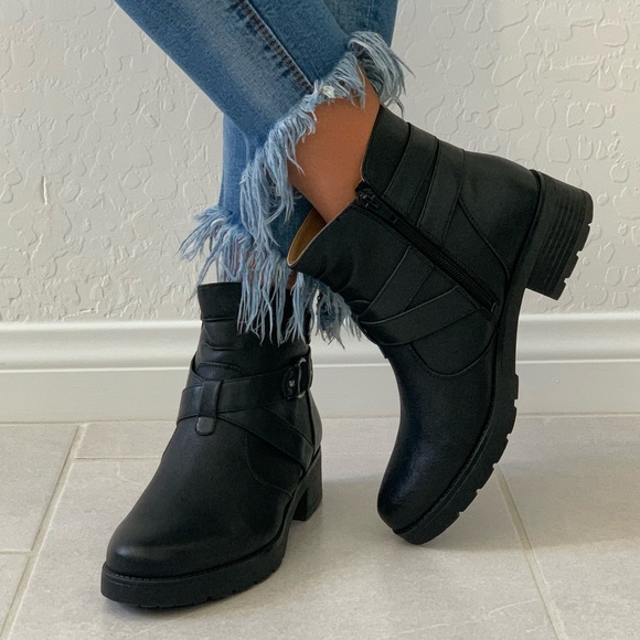 Black Chic Lug Sole Harness Detail Tall Ankle Boot - Picture 4 of 8